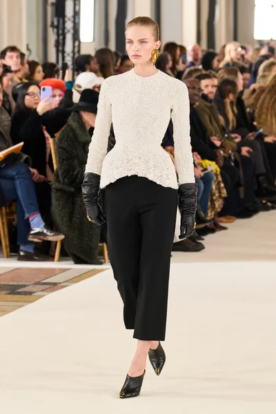 Look 1